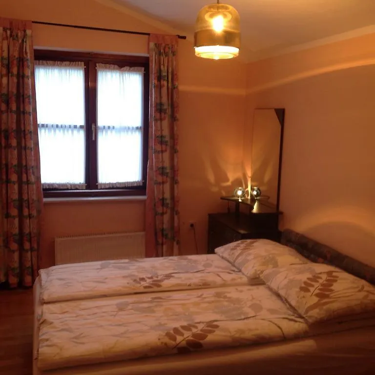 Apartments Kristic لوفغان كرواتيا